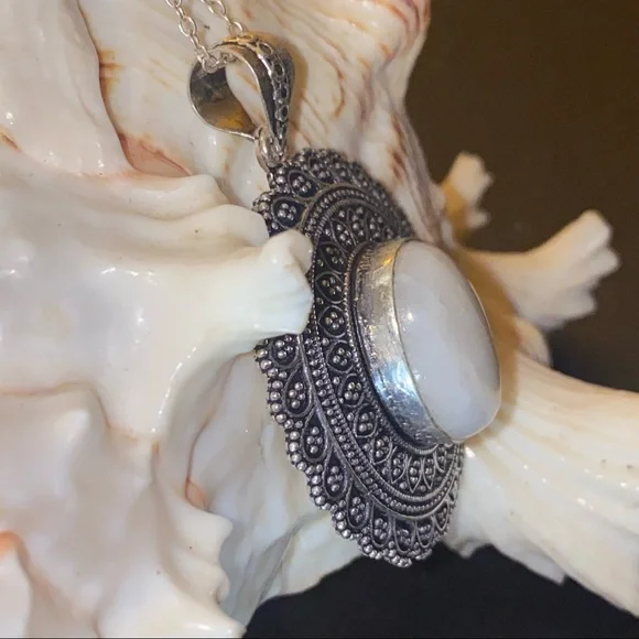 Moonstone Natural Gemstone Handcrafted vintage inspired Pendant - Picture 4 of 6